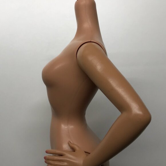 Barbie - curvy muse body for OOAK - Picture 6 of 8